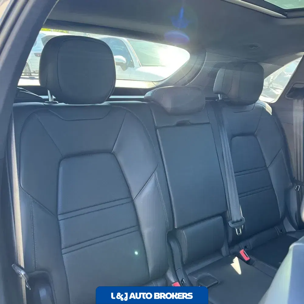 2022 Porsche Cayenne Base