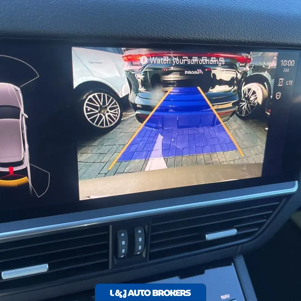 2022 Porsche Cayenne Base