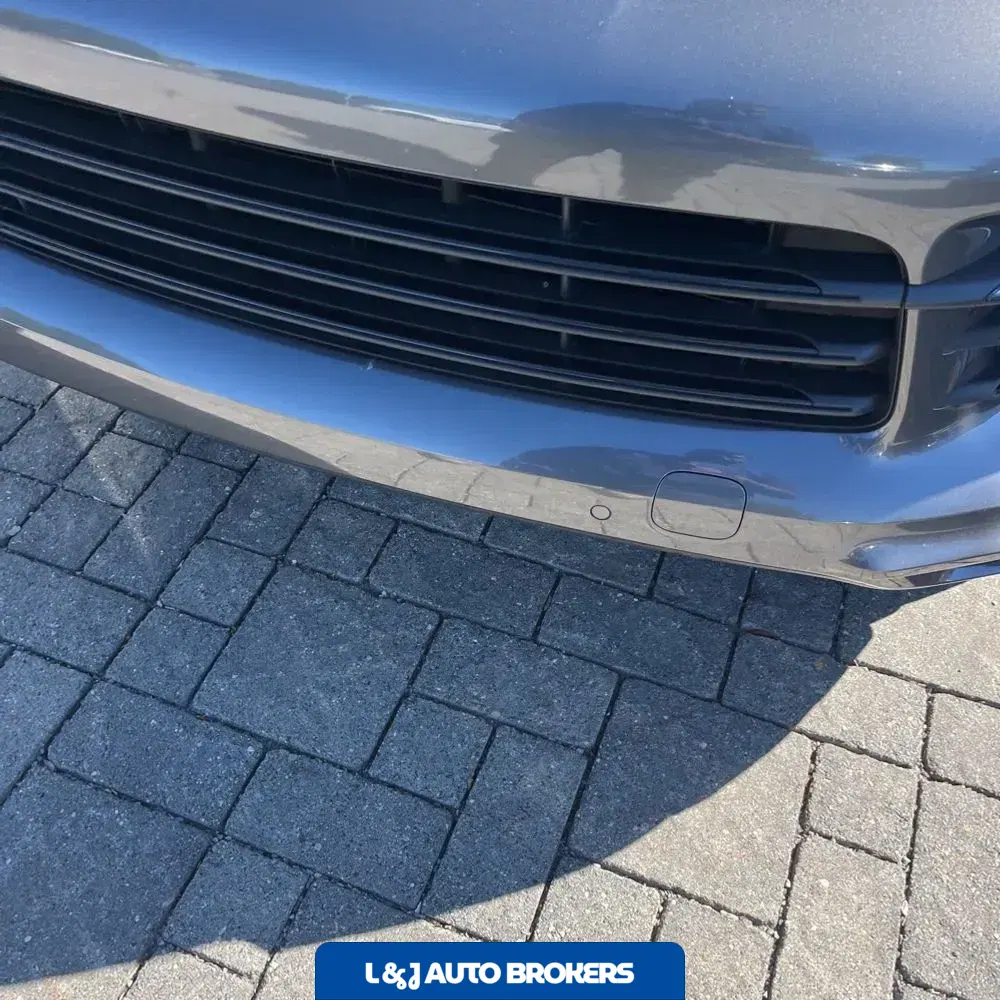 2022 Porsche Cayenne Base