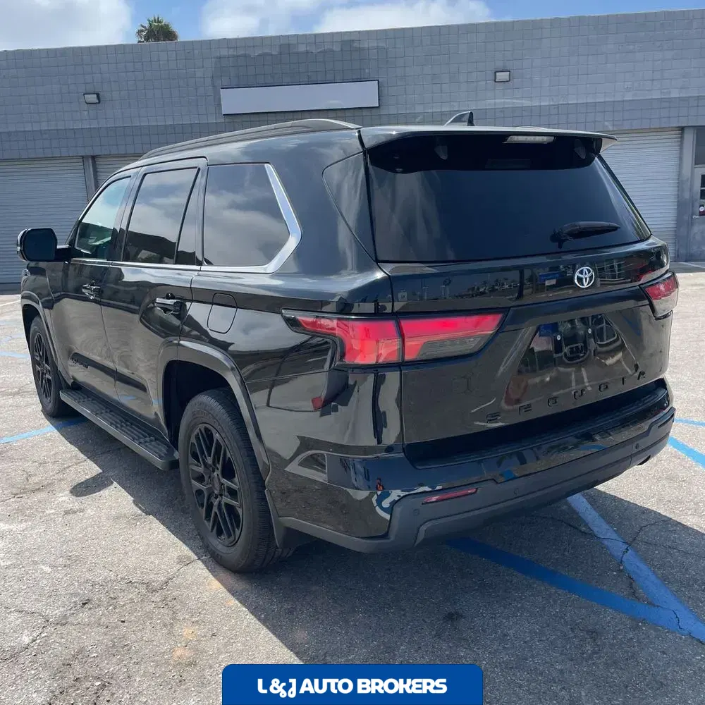 2023 Toyota Sequoia SR5