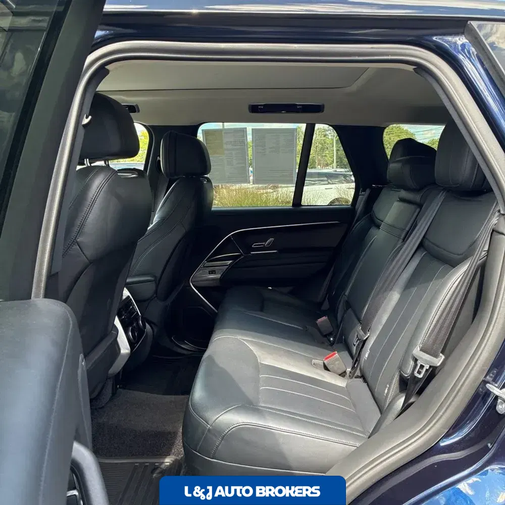 2023 Land Rover Range Rover P530 SE