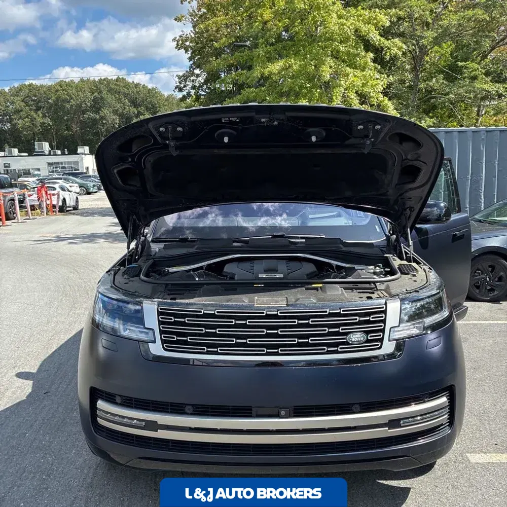 2023 Land Rover Range Rover P530 SE