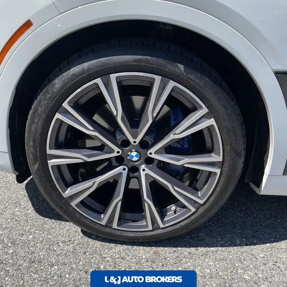 2021 BMW X7 M50i