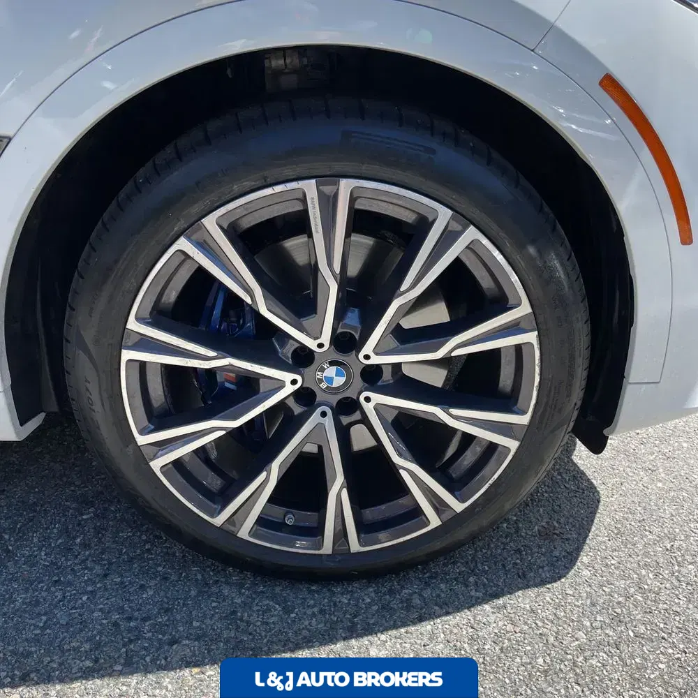 2021 BMW X7 M50i