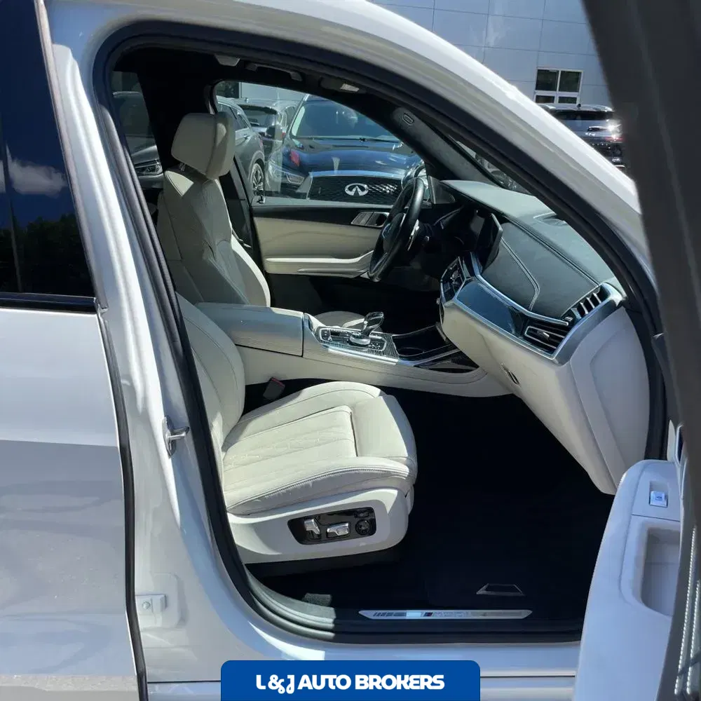 2021 BMW X7 M50i