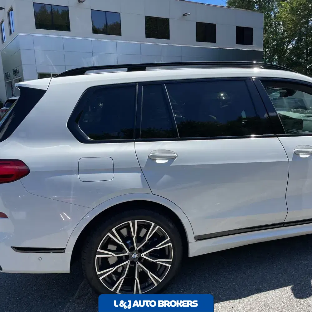 2021 BMW X7 M50i