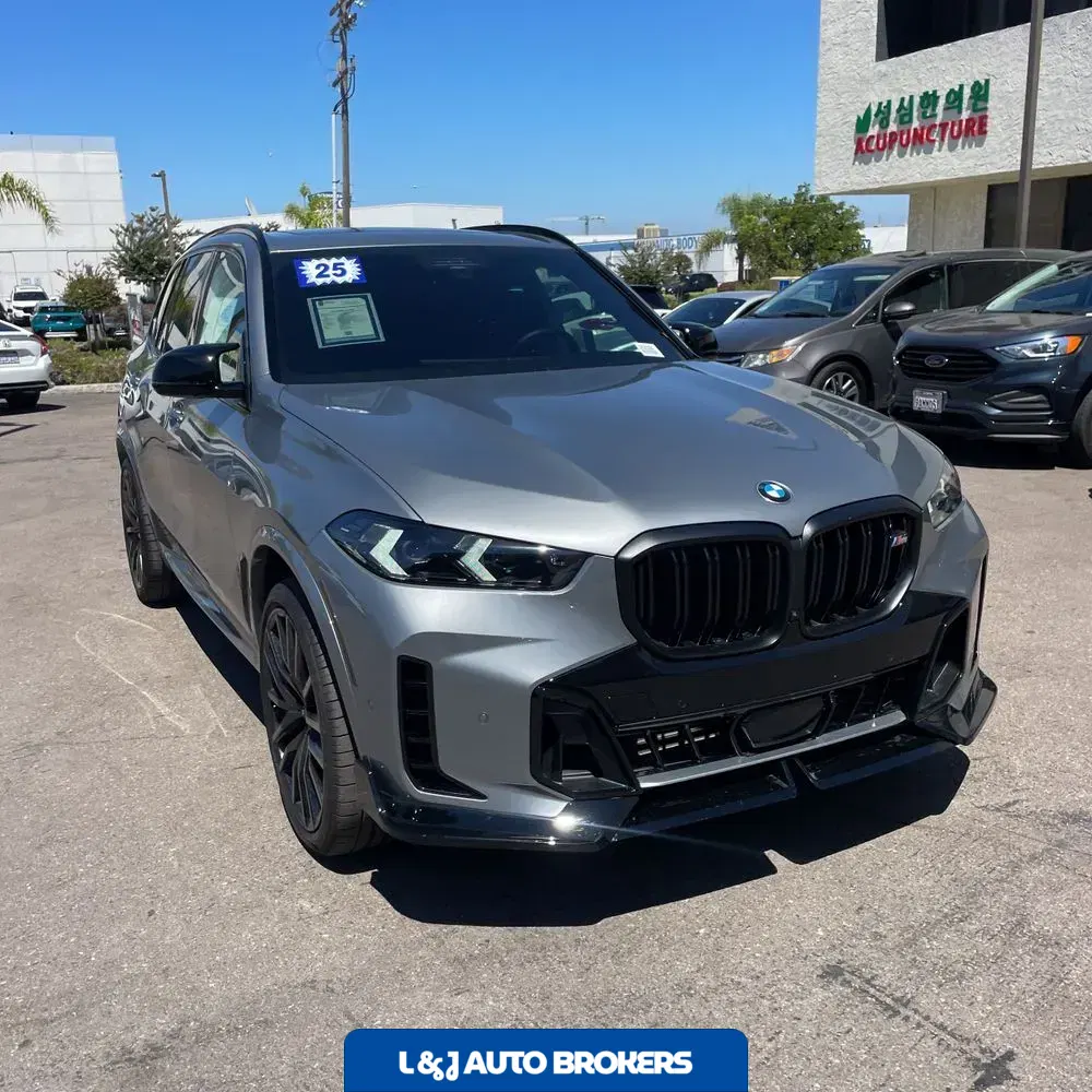 2025 BMW X5 M60i