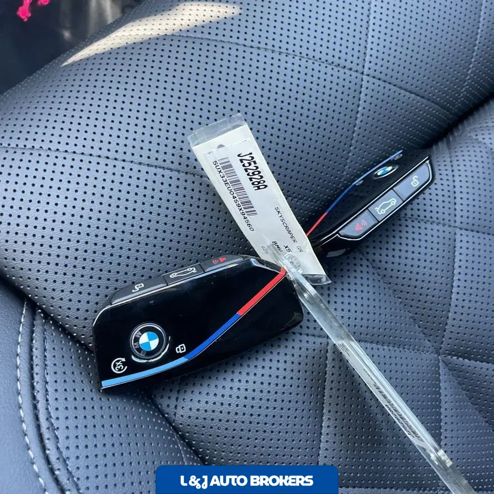 2025 BMW X5 M60i