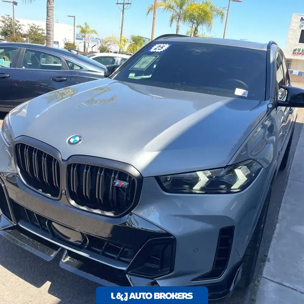 2025 BMW X5 M60i