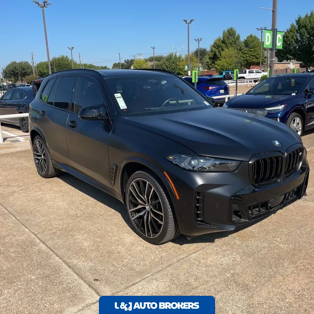 2024 BMW X5 M60i