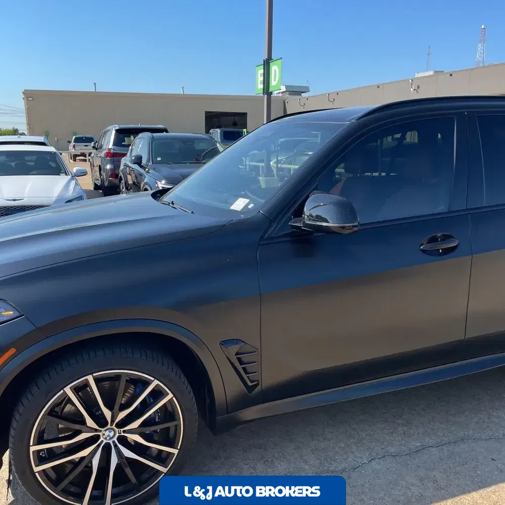 2024 BMW X5 M60i