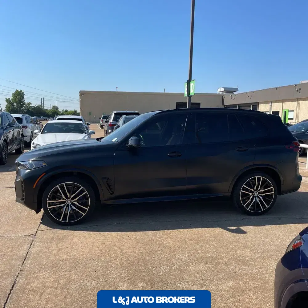 2024 BMW X5 M60i