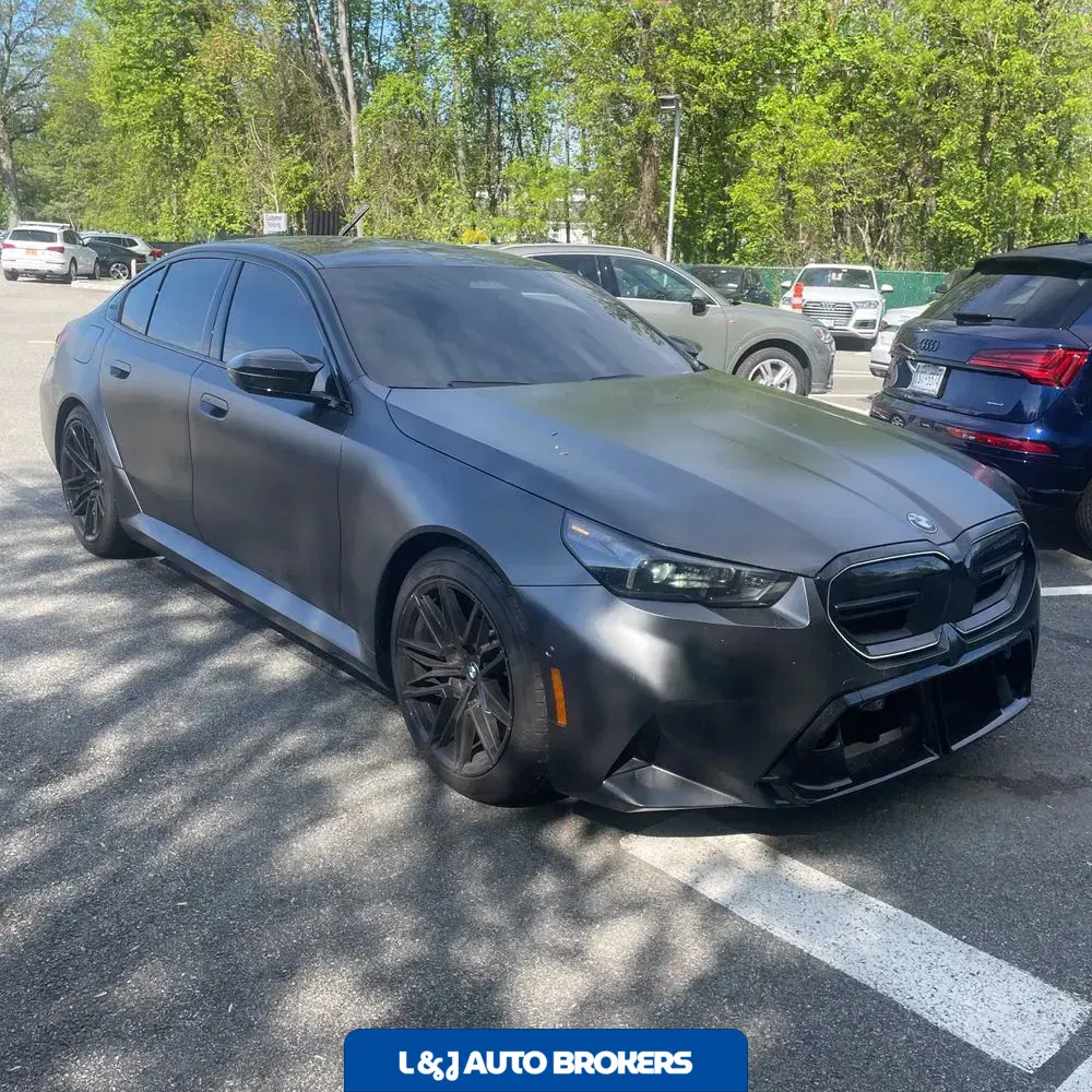2025 BMW M5 Base