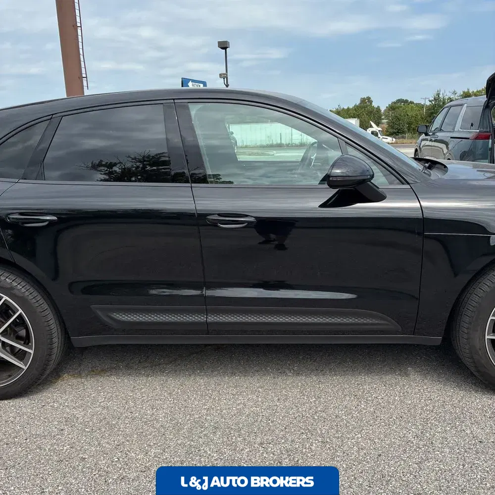 2023 Porsche Macan T