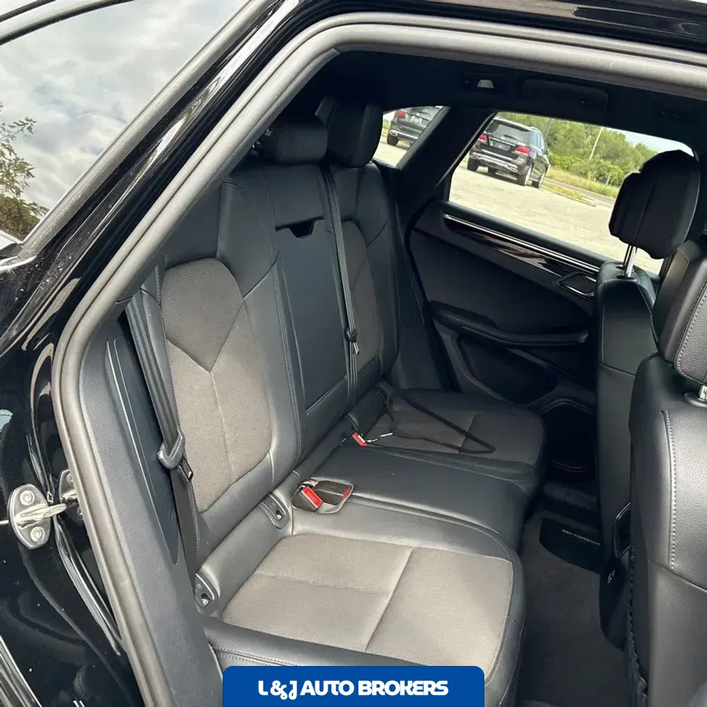 2023 Porsche Macan T