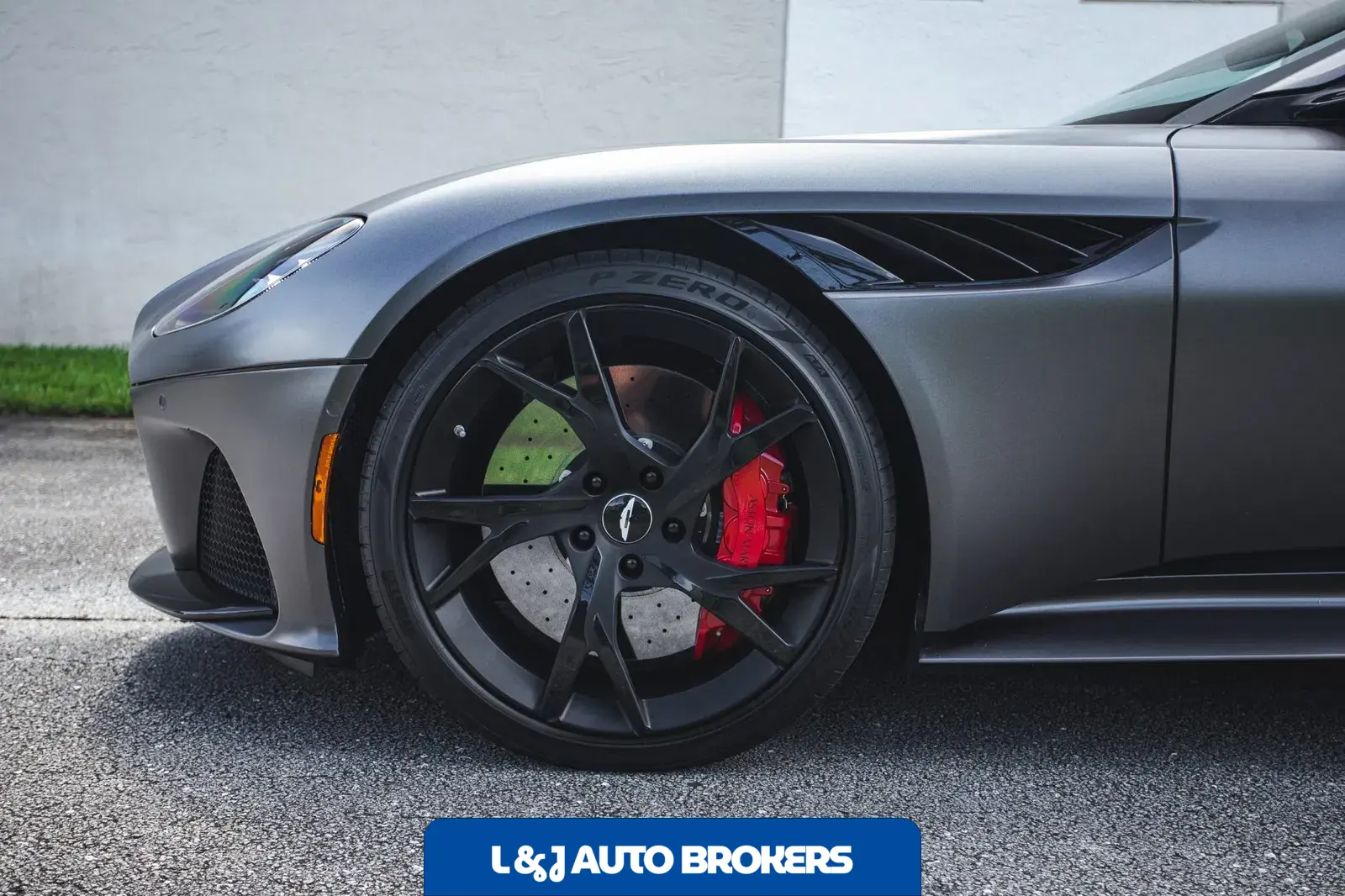 2019 Aston Martin DBS Superleggera Coupe