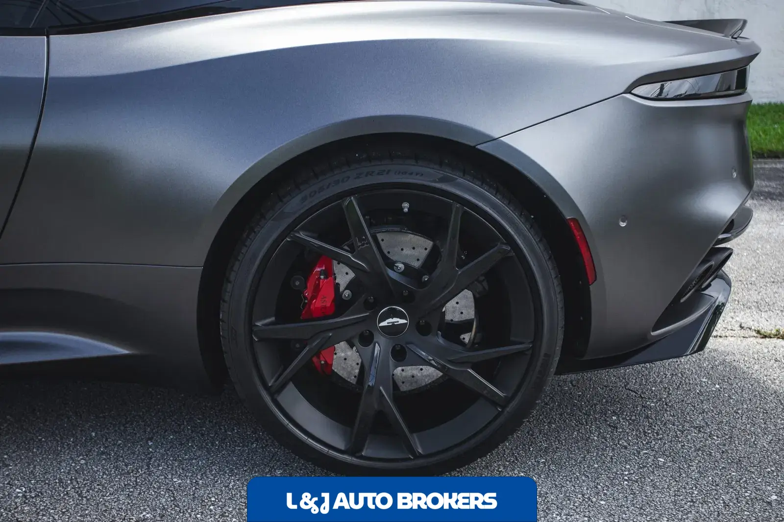 2019 Aston Martin DBS Superleggera Coupe