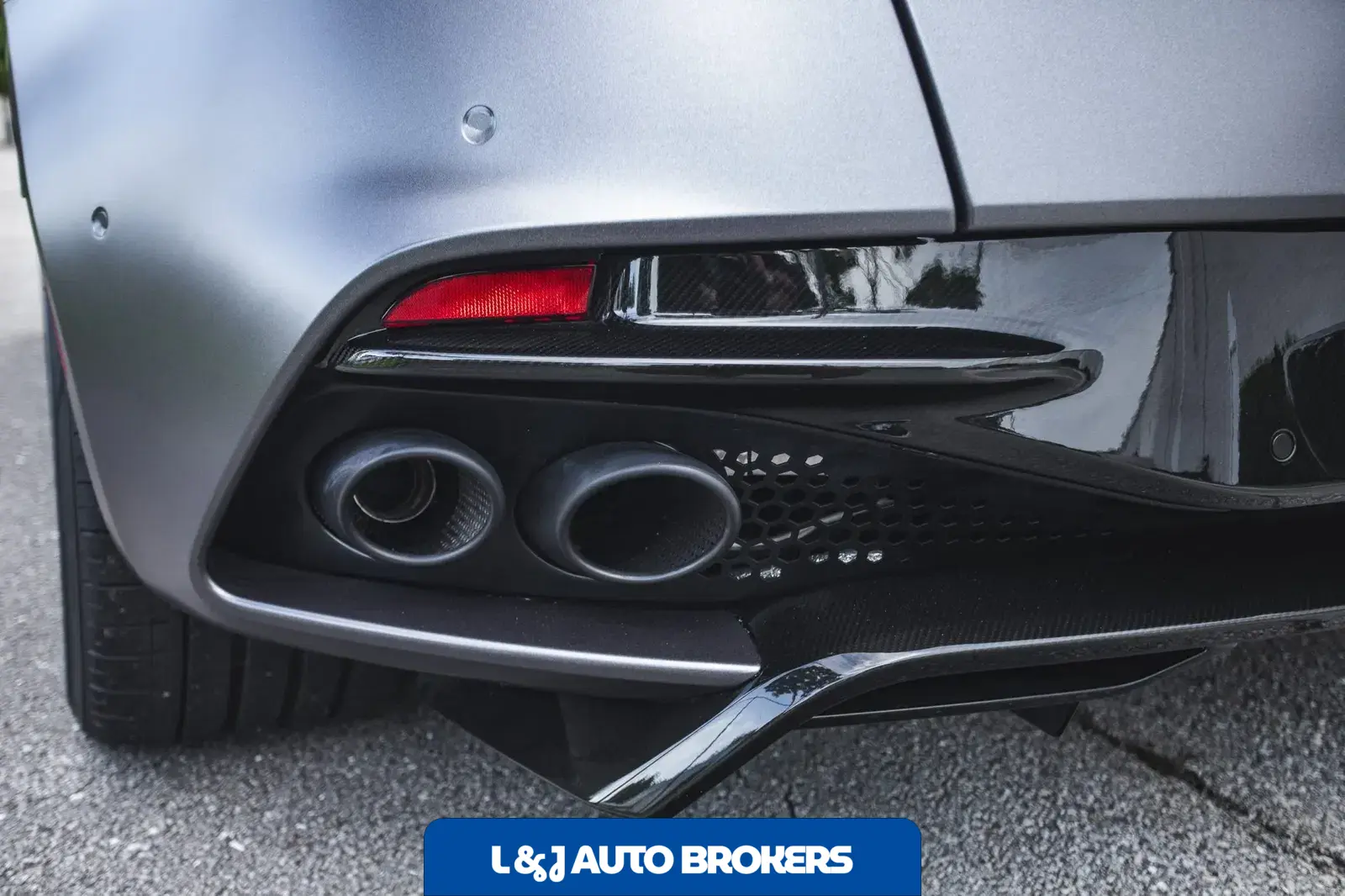 2019 Aston Martin DBS Superleggera Coupe