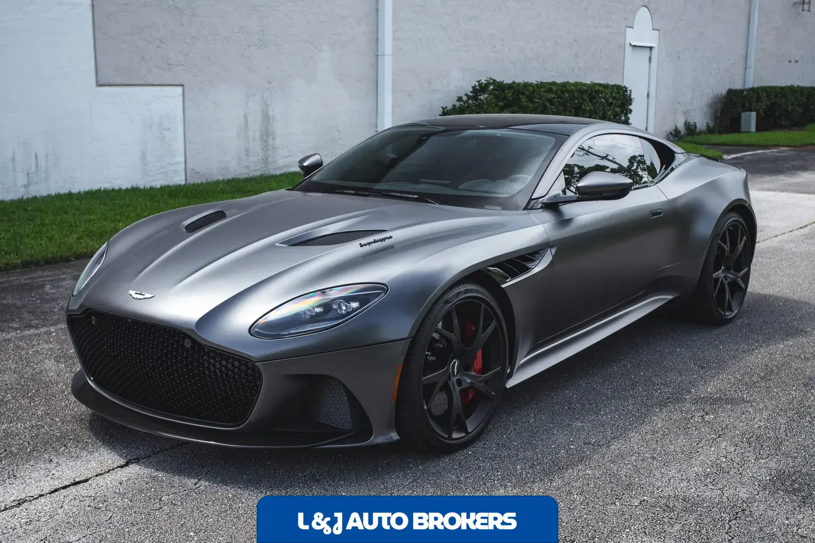 2019 Aston Martin DBS Superleggera Coupe