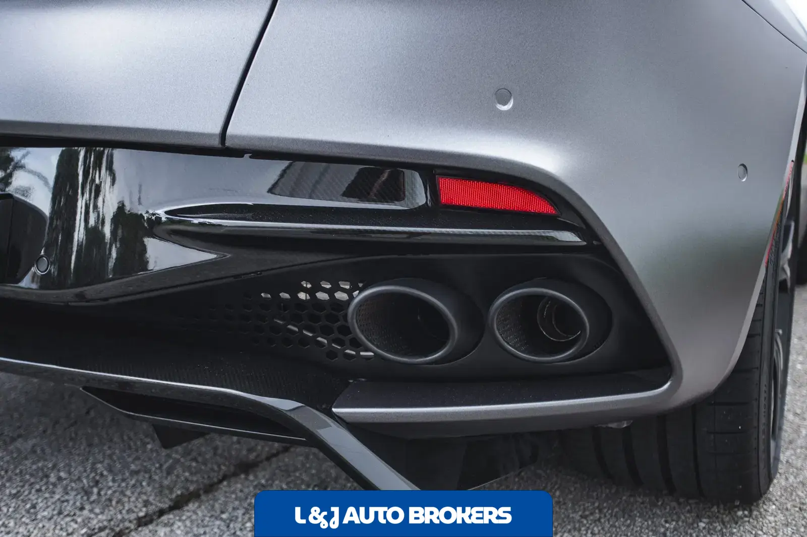 2019 Aston Martin DBS Superleggera Coupe