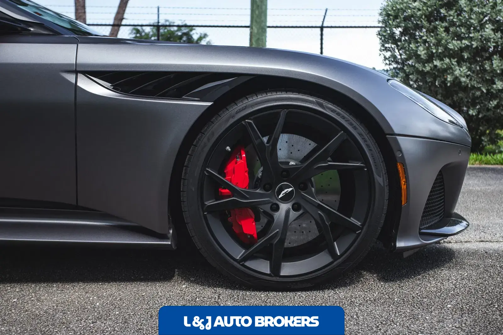 2019 Aston Martin DBS Superleggera Coupe