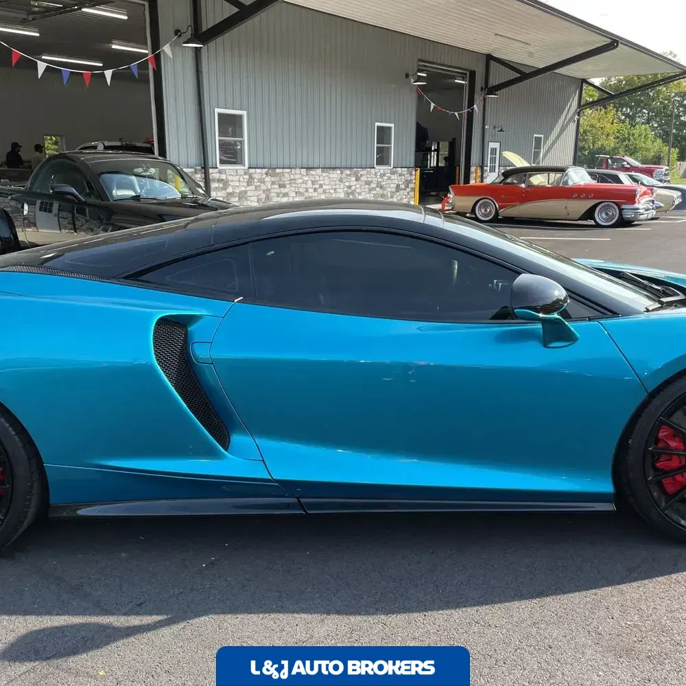 2023 McLaren GT Base