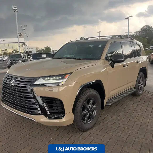 2025 Lexus LX 700h Overtrail