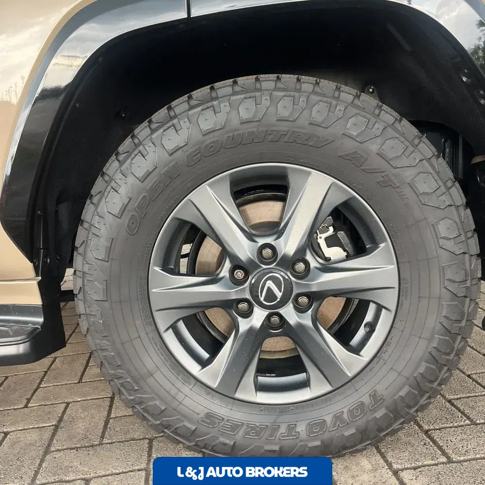 2025 Lexus LX 700h Overtrail