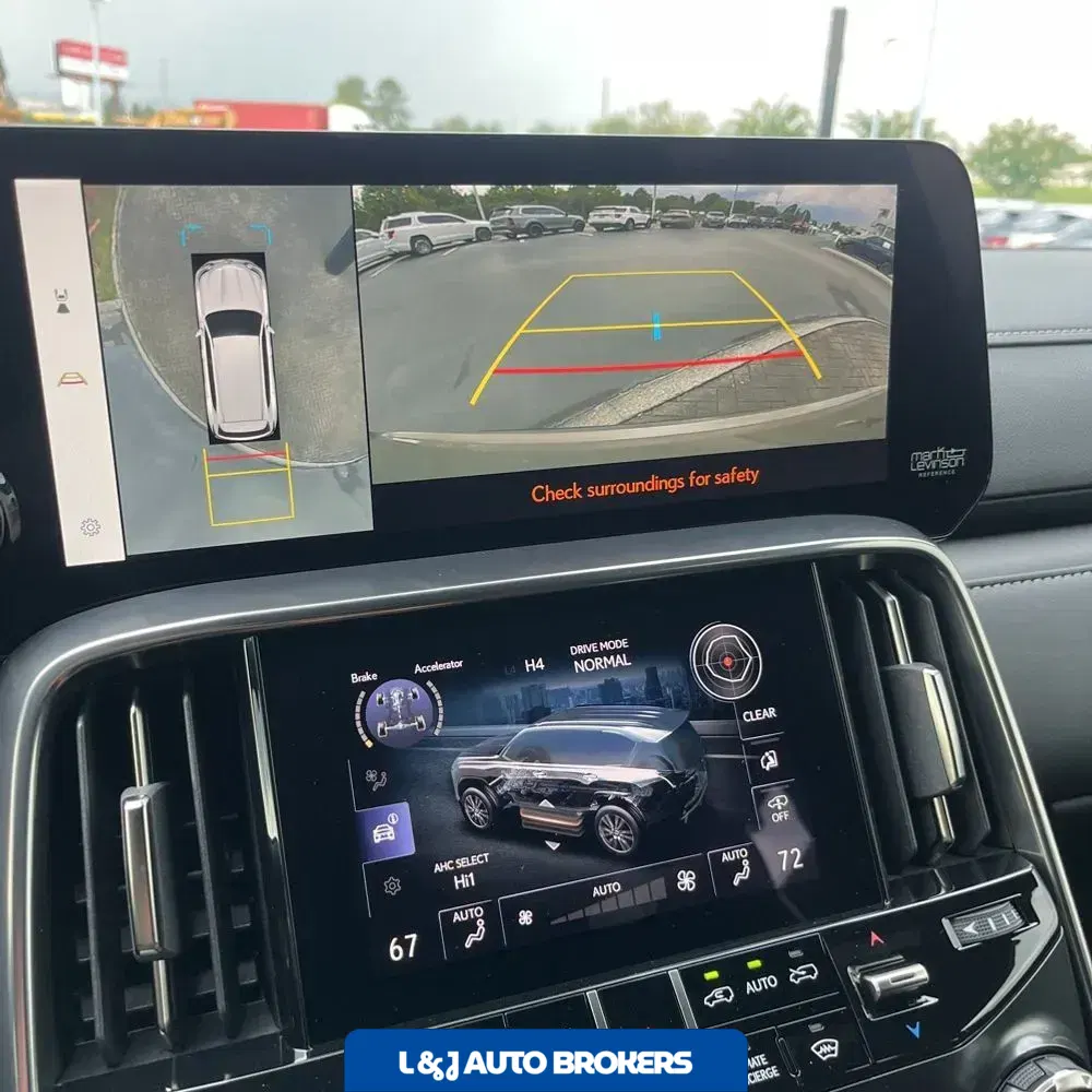 2025 Lexus LX 700h Overtrail