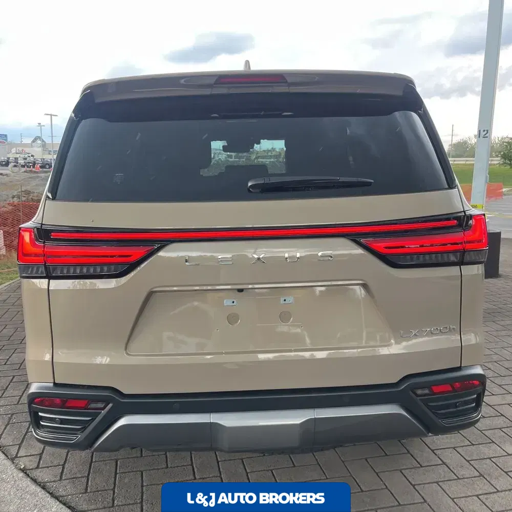 2025 Lexus LX 700h Overtrail
