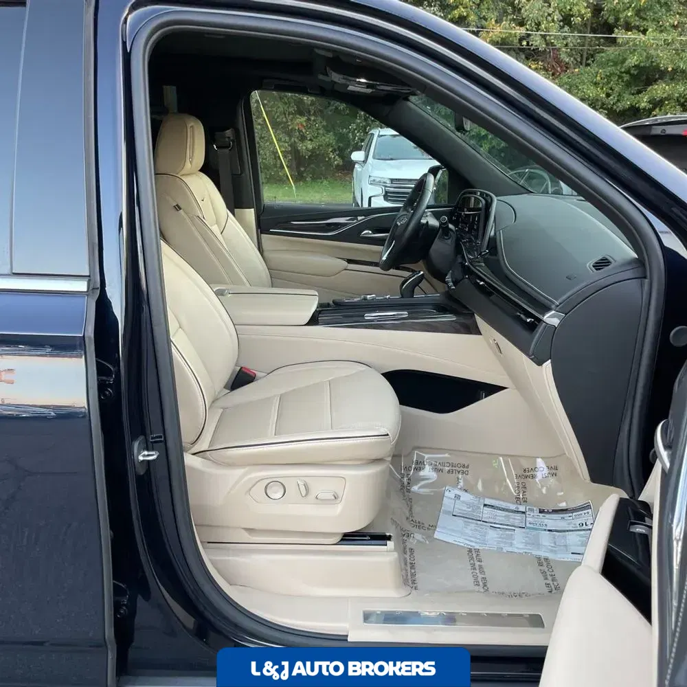 2024 Cadillac Escalade ESV Premium Luxury
