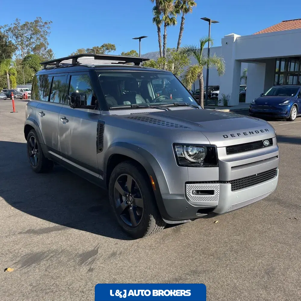 2023 Land Rover Defender 110 SE