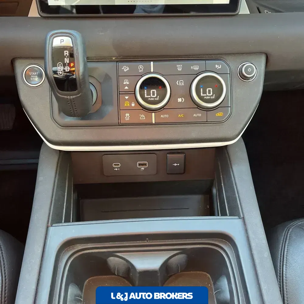 2023 Land Rover Defender 110 SE
