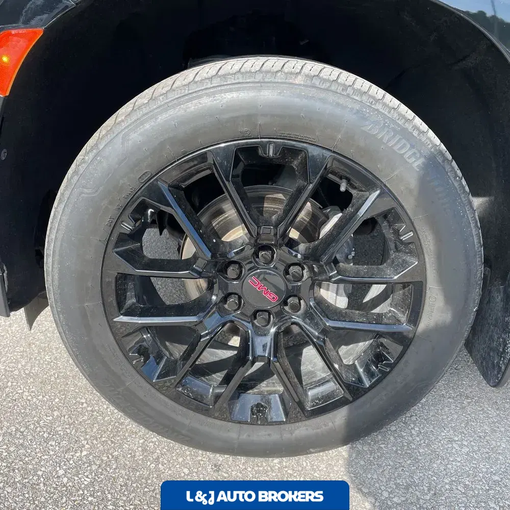 2022 GMC Yukon SLT
