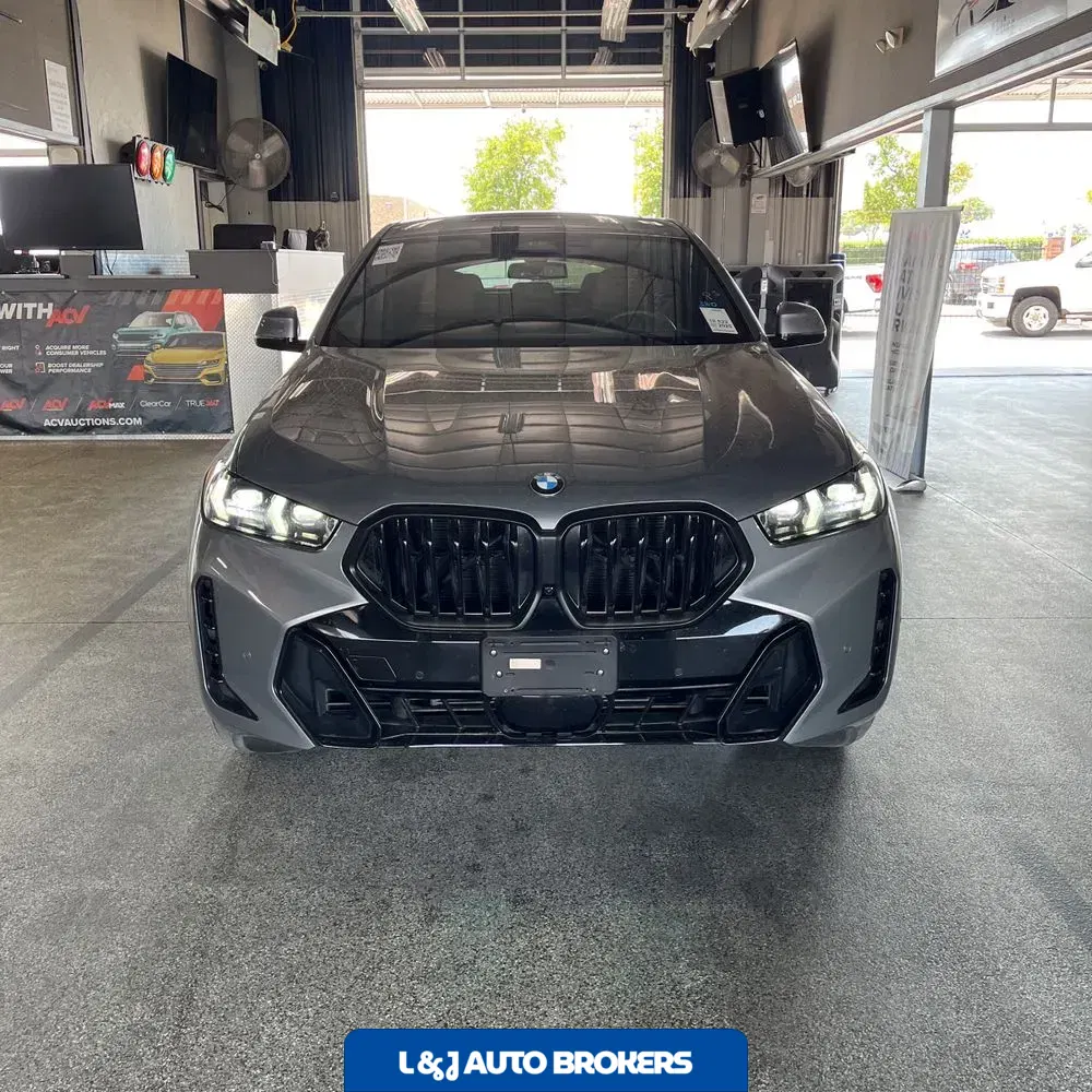 2025 BMW X6 XDrive40i