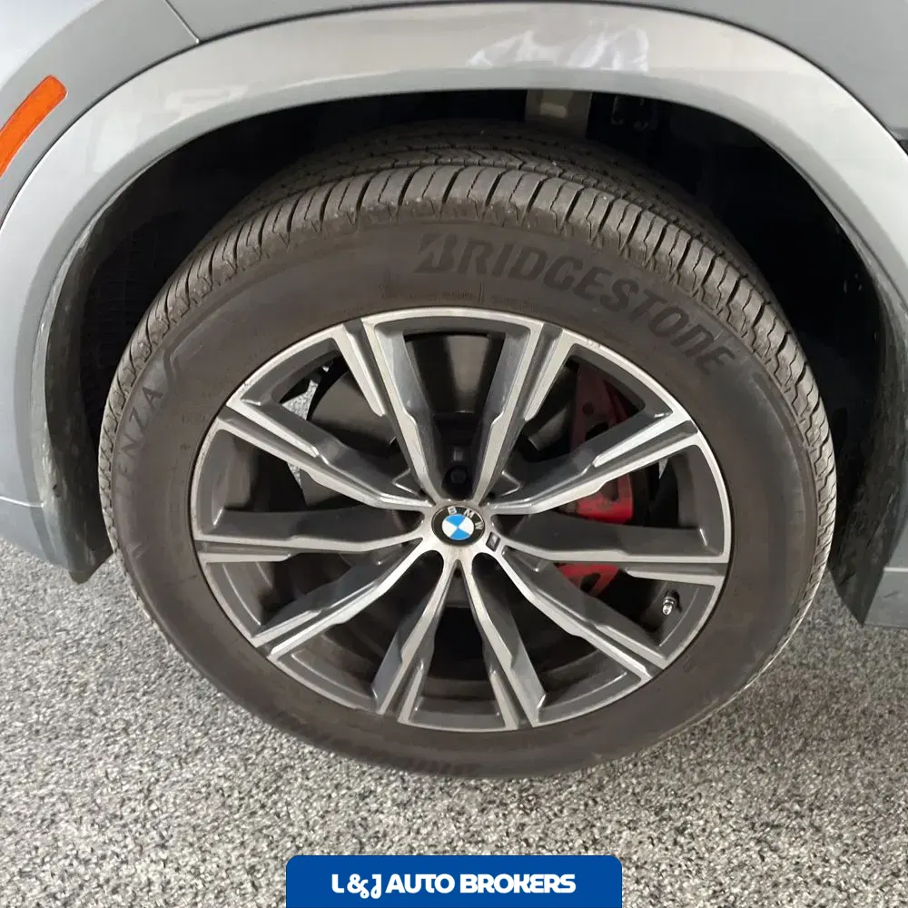 2025 BMW X6 XDrive40i