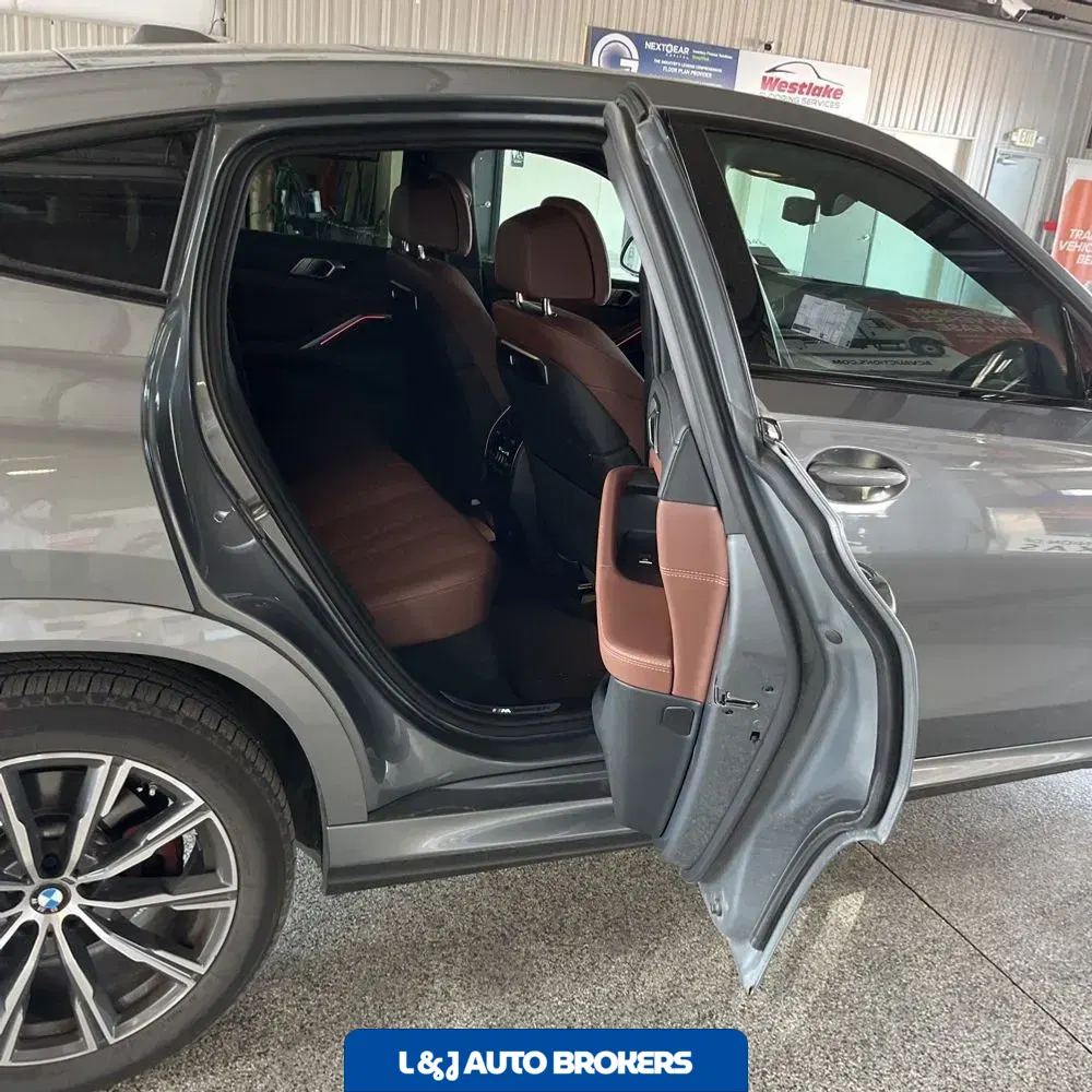 2025 BMW X6 XDrive40i
