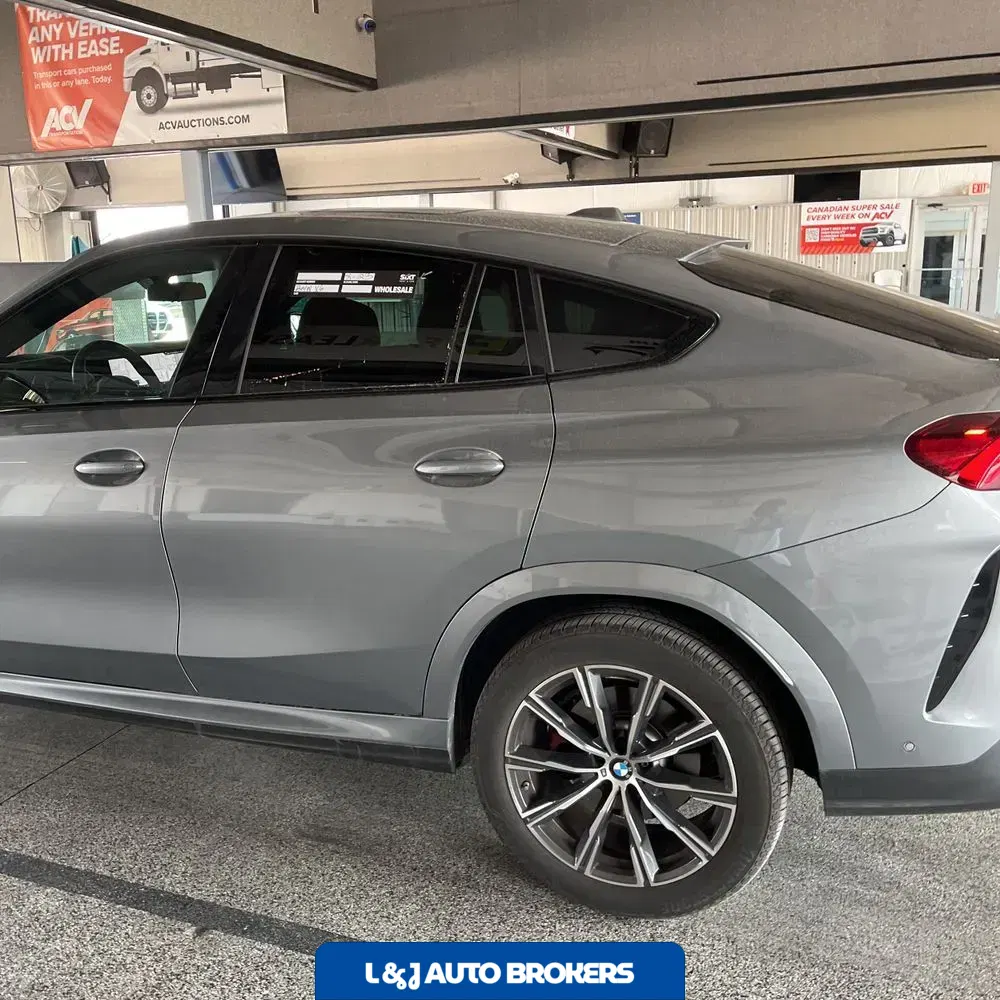 2025 BMW X6 XDrive40i