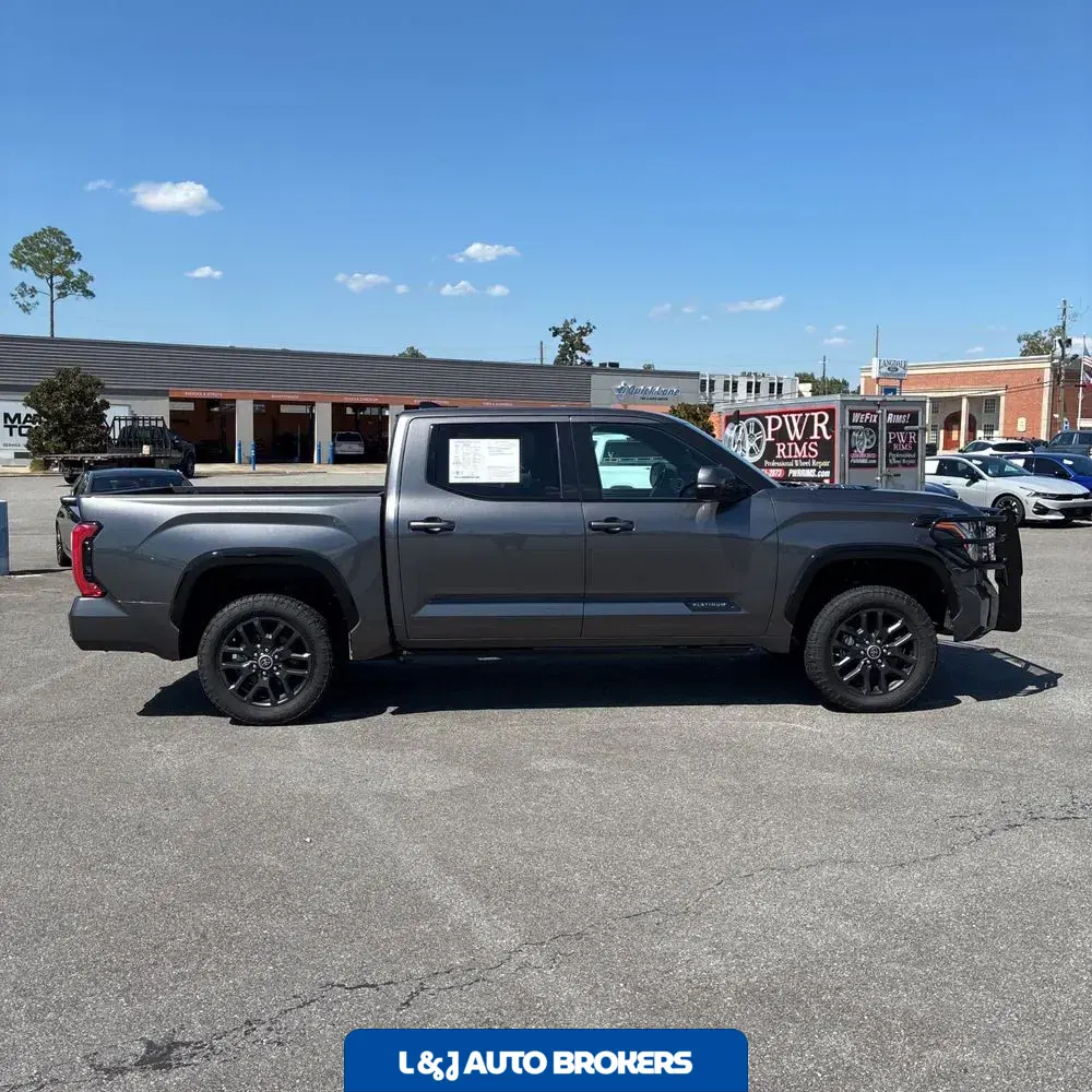 2022 Toyota Tundra Platinum HV