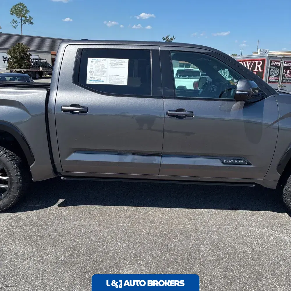 2022 Toyota Tundra Platinum HV