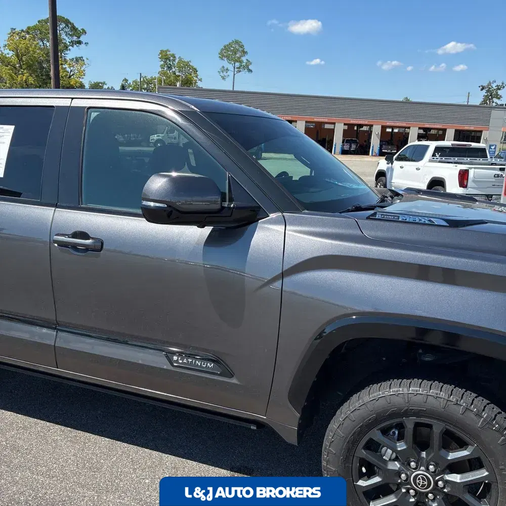2022 Toyota Tundra Platinum HV