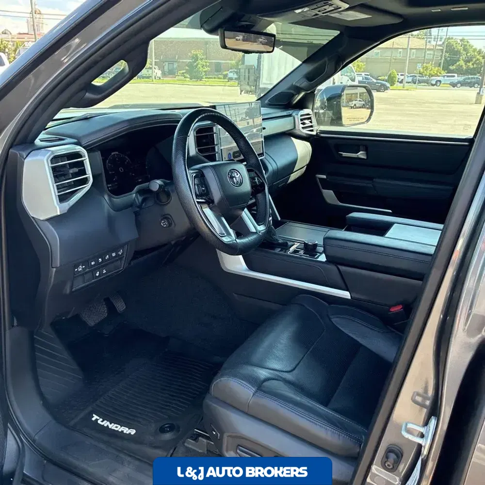 2022 Toyota Tundra Platinum HV