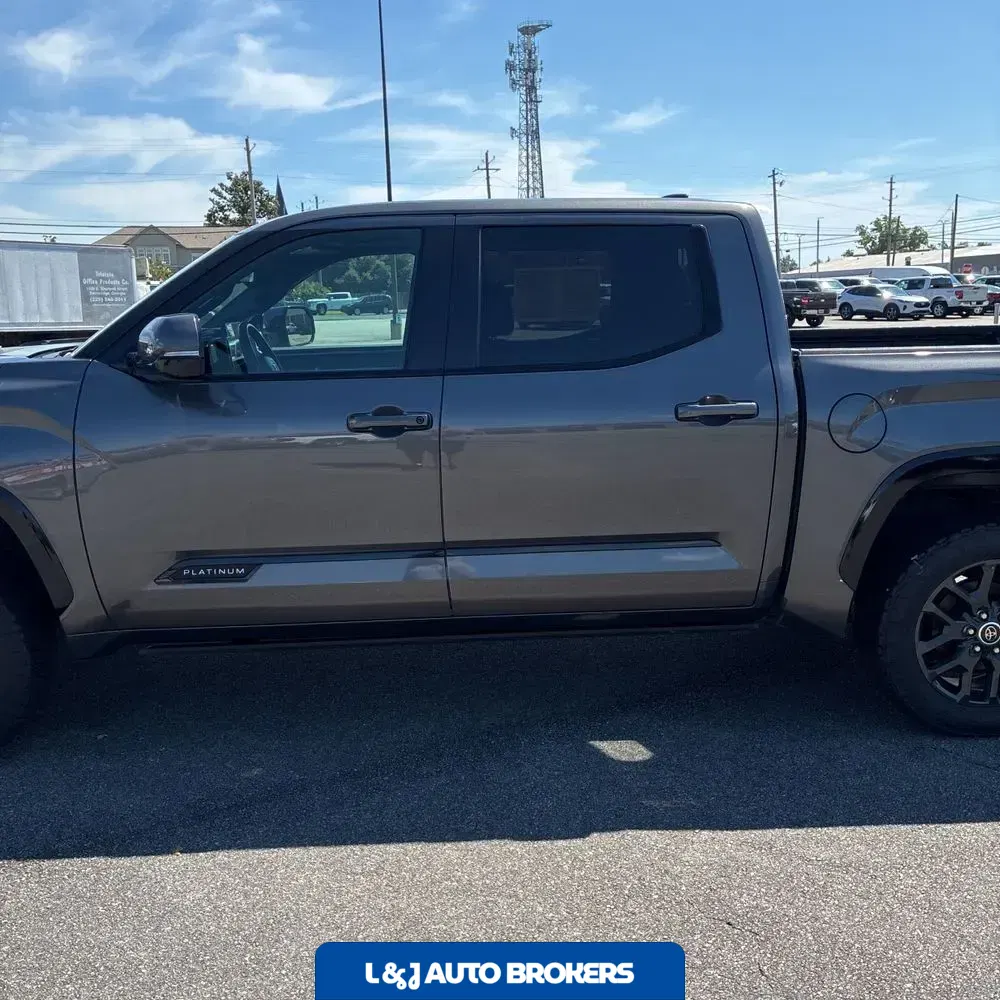 2022 Toyota Tundra Platinum HV