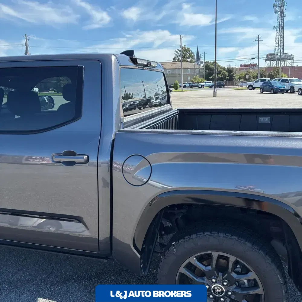 2022 Toyota Tundra Platinum HV
