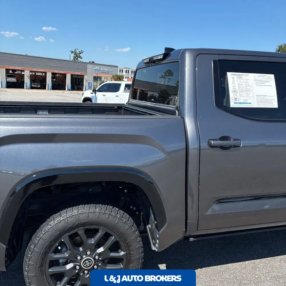2022 Toyota Tundra Platinum HV
