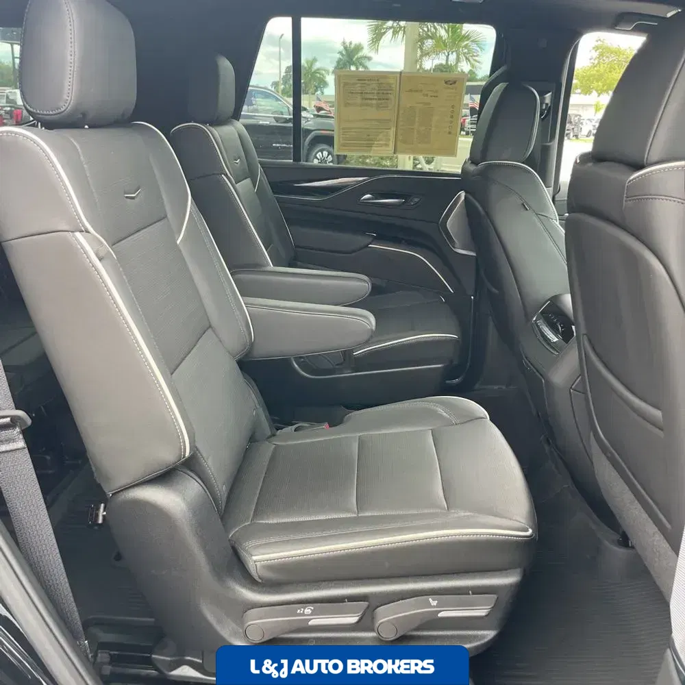 2024 Cadillac Escalade Sport