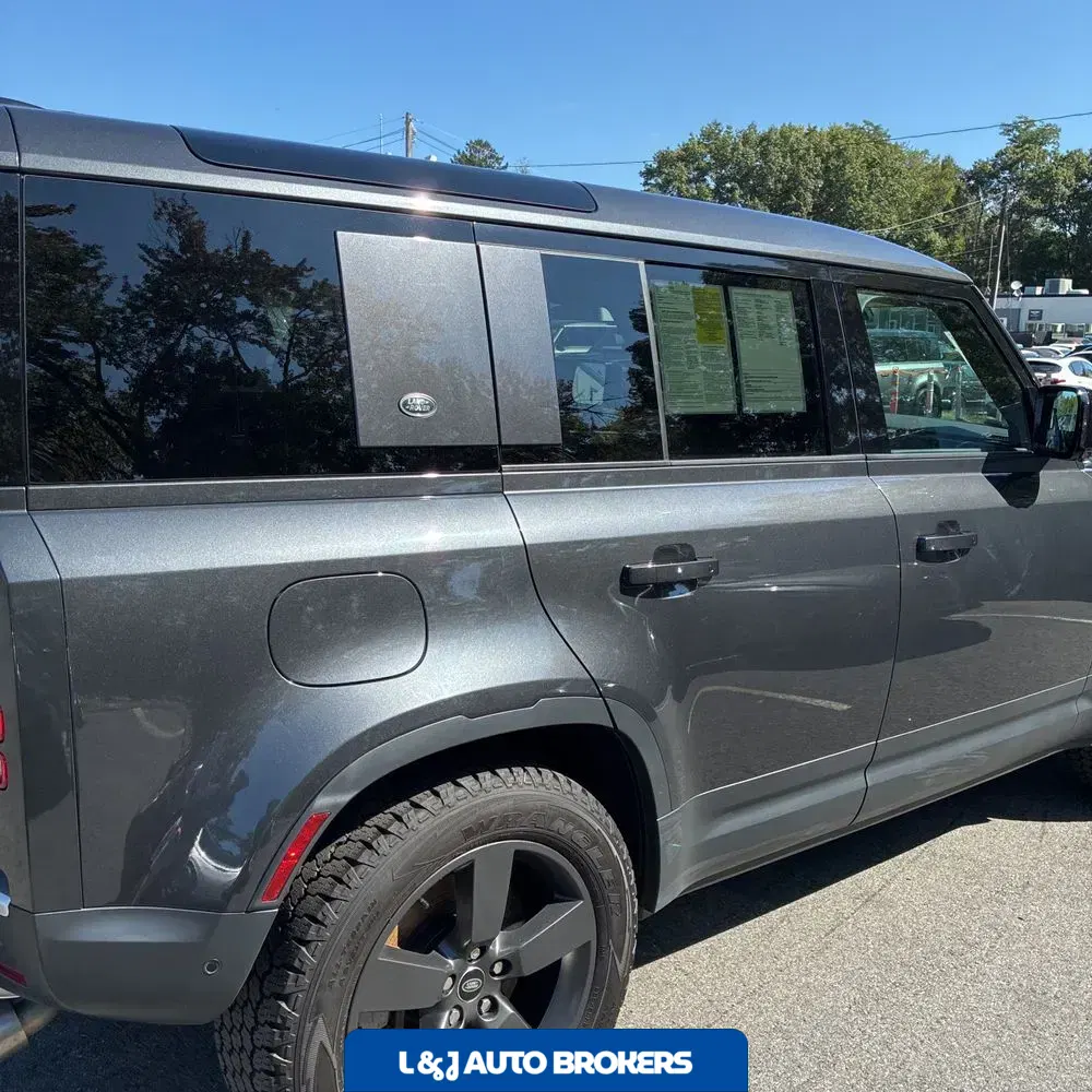 2024 Land Rover Defender 110 V8 P500 SE