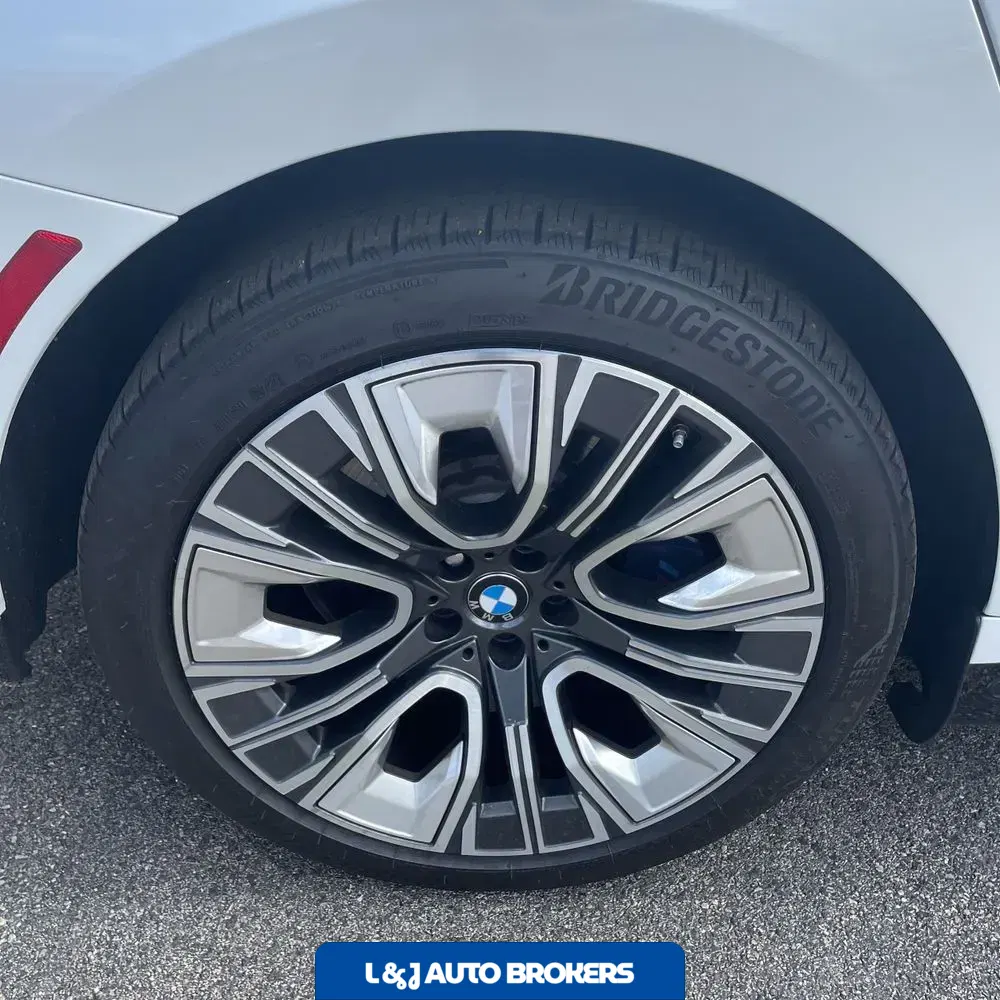 2024 BMW 7-Series 750e xDrive