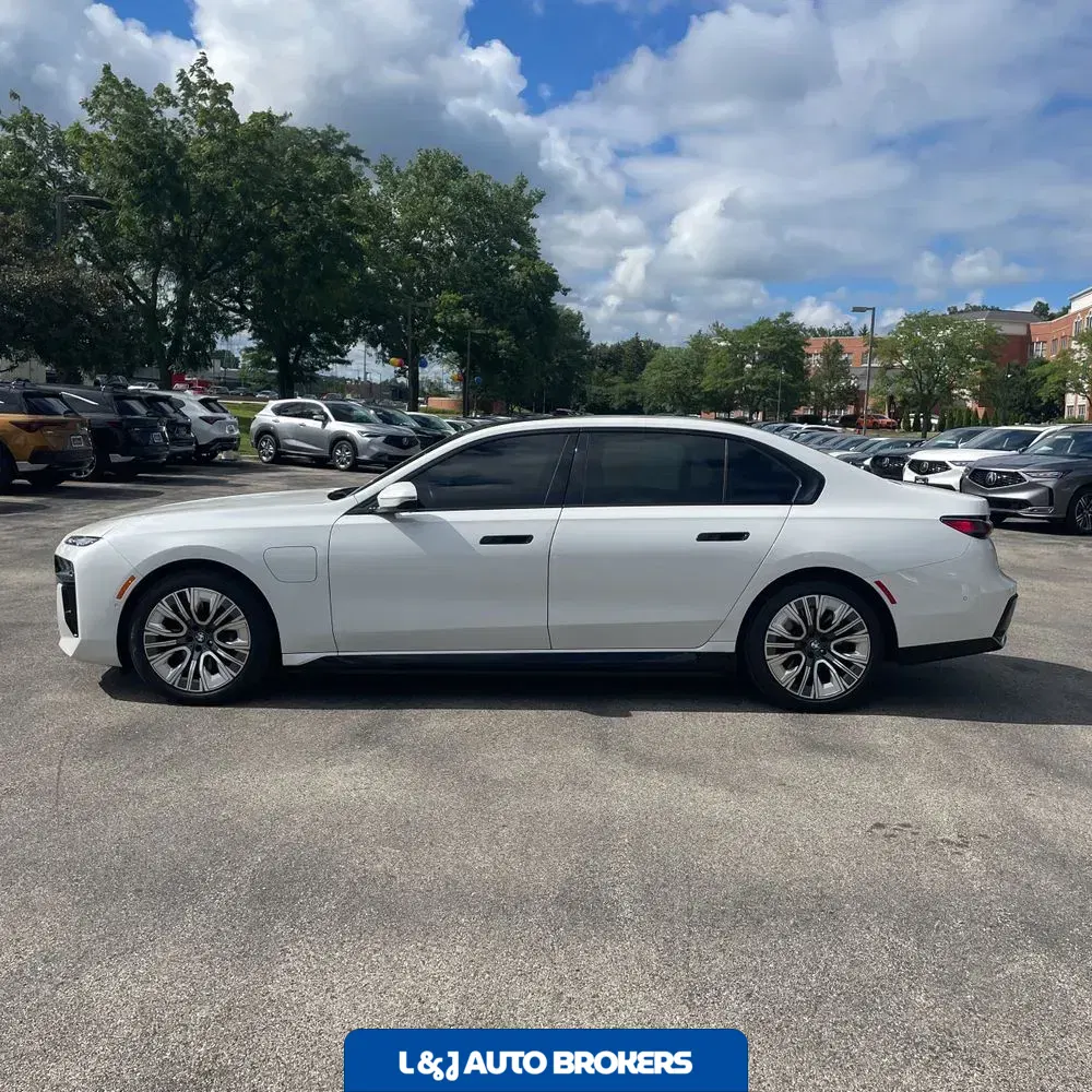 2024 BMW 7-Series 750e xDrive