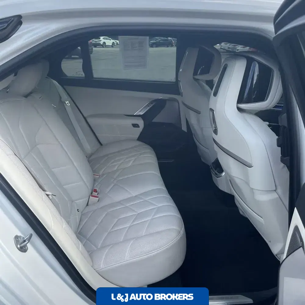 2024 BMW 7-Series 750e xDrive